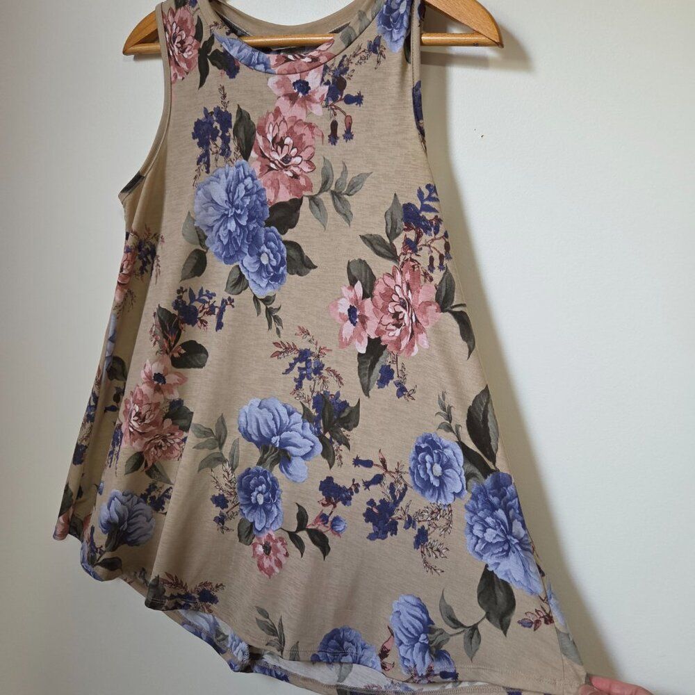 EUC EGS FLORAL TANK TOP SOFT AND FLOWY SIZE MEDIUM